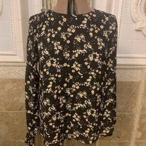 A. N. A. Sz XL. Raglan Sleeve elastic at shoulders and wrist. Pullover. B105